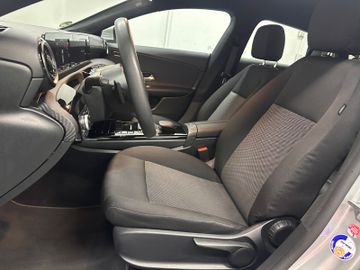 Mercedes CLA 200 Shooting Brake - 12