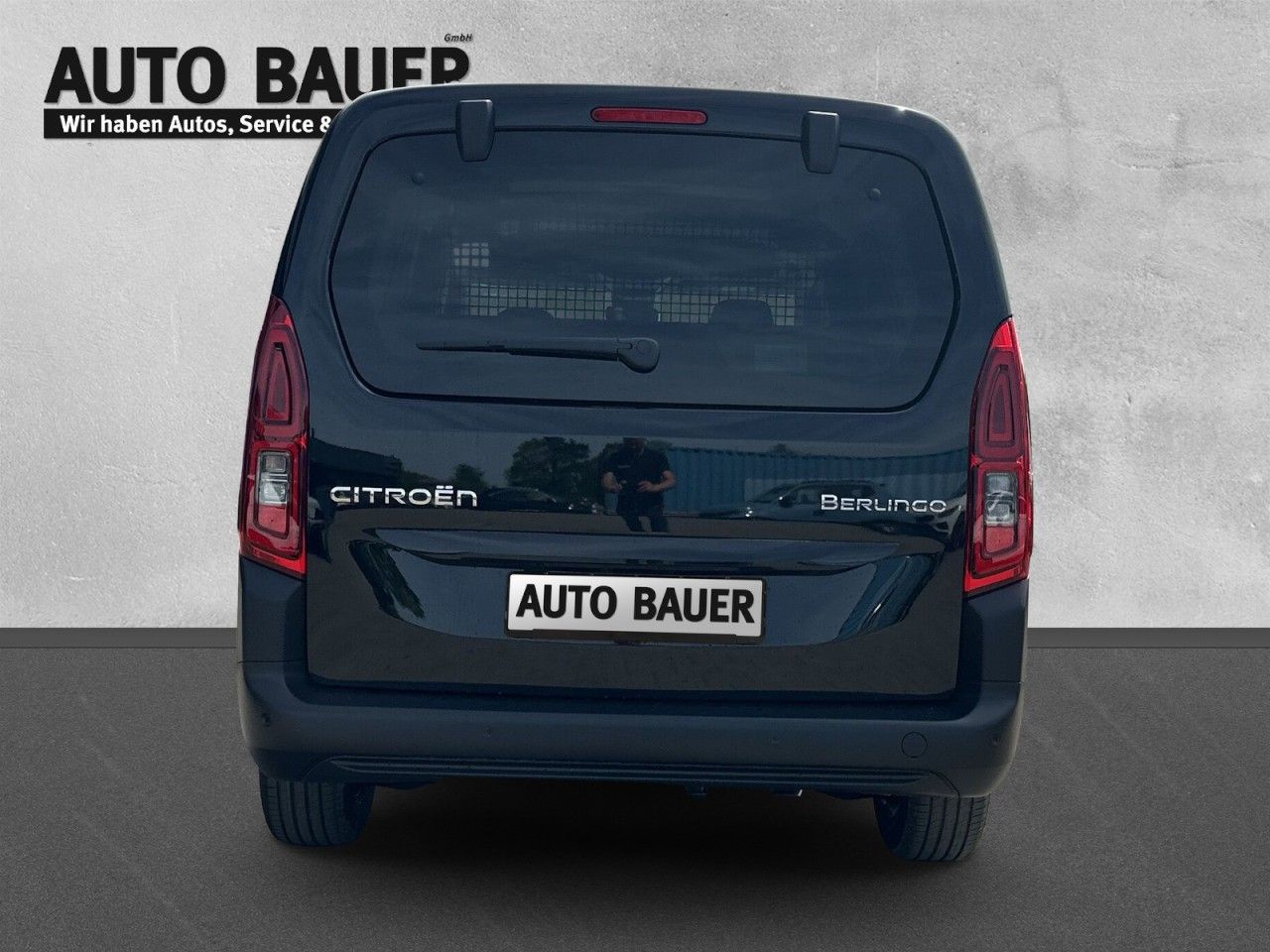 Fahrzeugabbildung Citroën Berlingo MPV Plus XL - mit KI generiert/bearbeitet