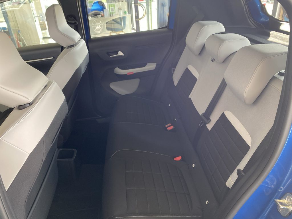Fahrzeugabbildung Citroën C3 Turbo 100 MAX *Winter-Pak*CAM*Allwetter*Navi*
