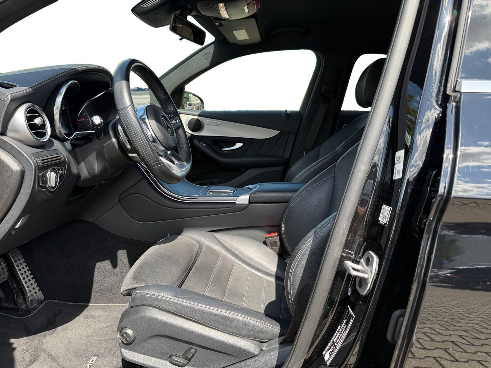 Fahrzeugabbildung Mercedes-Benz GLC 200 AMG Line 4Matic*AMB*BUISNESS*AHK