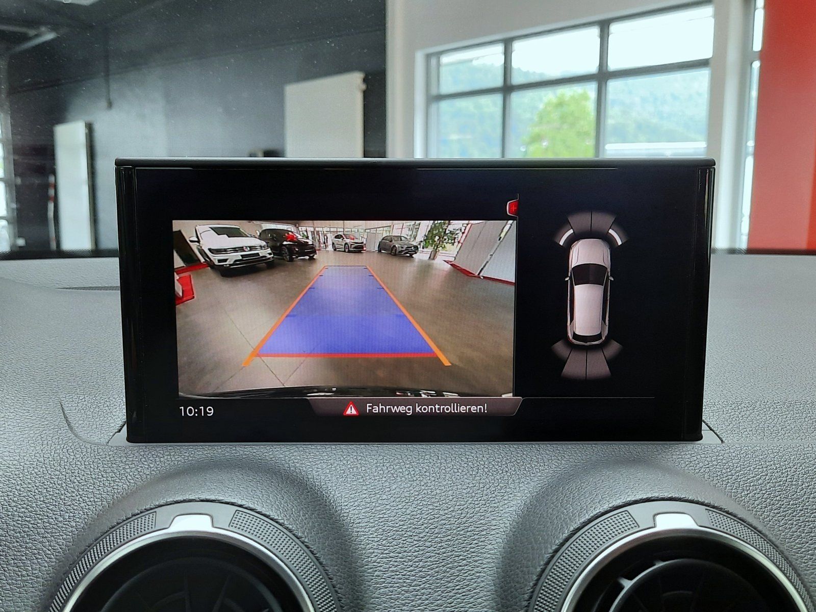 Fahrzeugabbildung Audi Q2 30 TFSI advanced *Cam*LED*PDC*Sitzhzg*AppC*