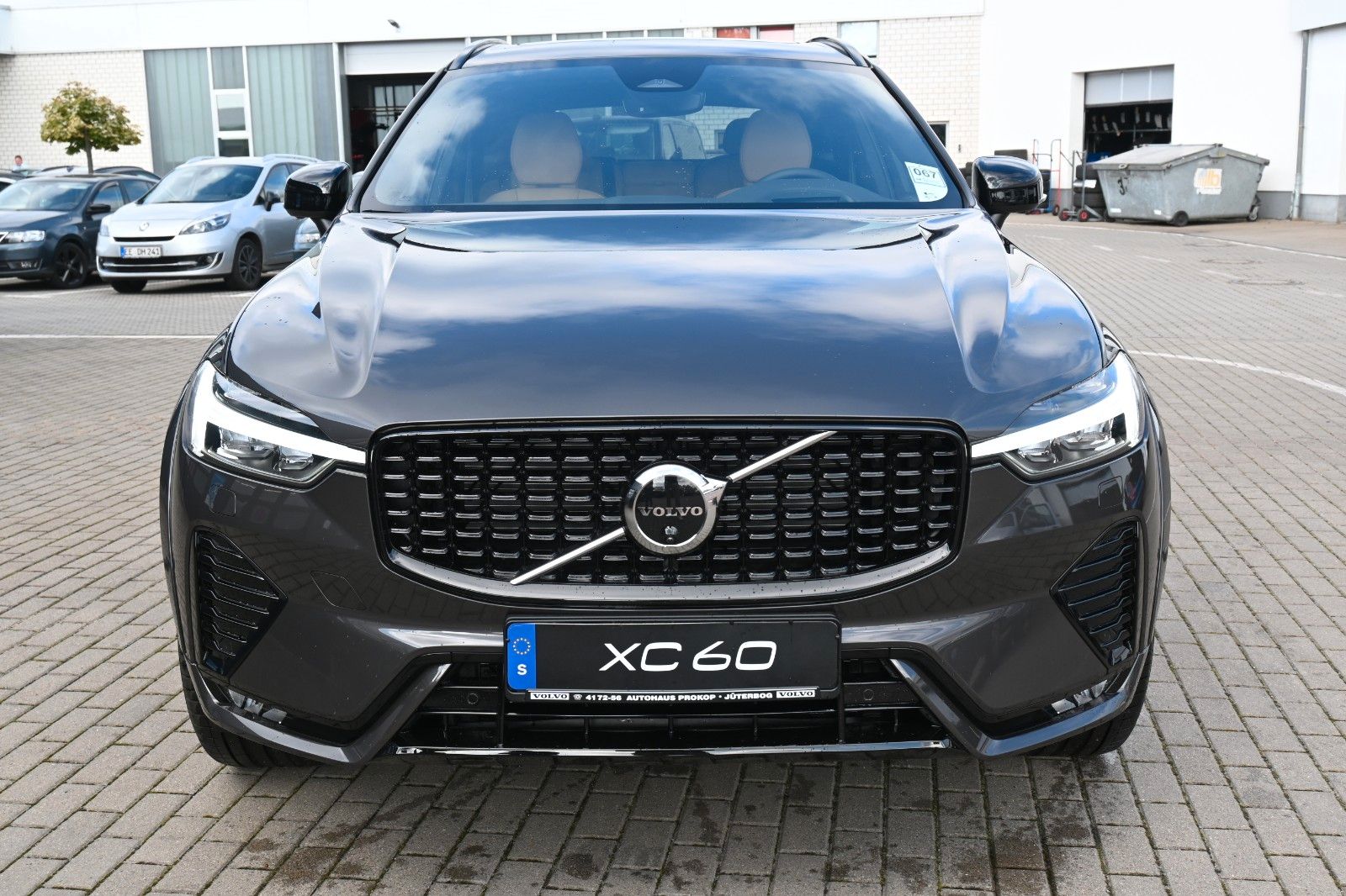 Fahrzeugabbildung Volvo XC60 B4 D AWD Ultimate Dark*STDHZG*360°*LUFT*22"