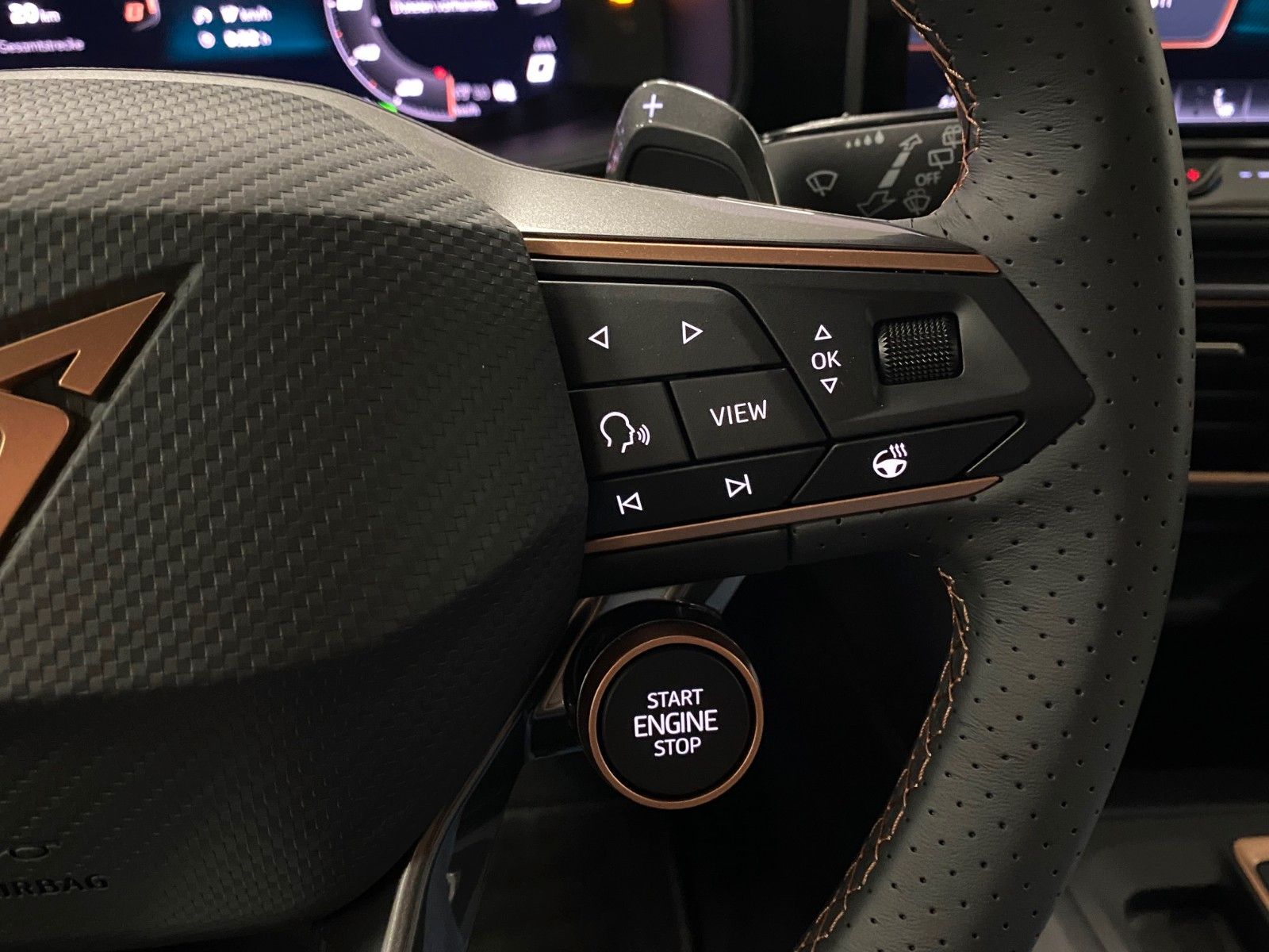 Fahrzeugabbildung CUPRA Formentor 1.5 TSI DSG+19" ALU+AHK+ACC+3-ZONEN KL
