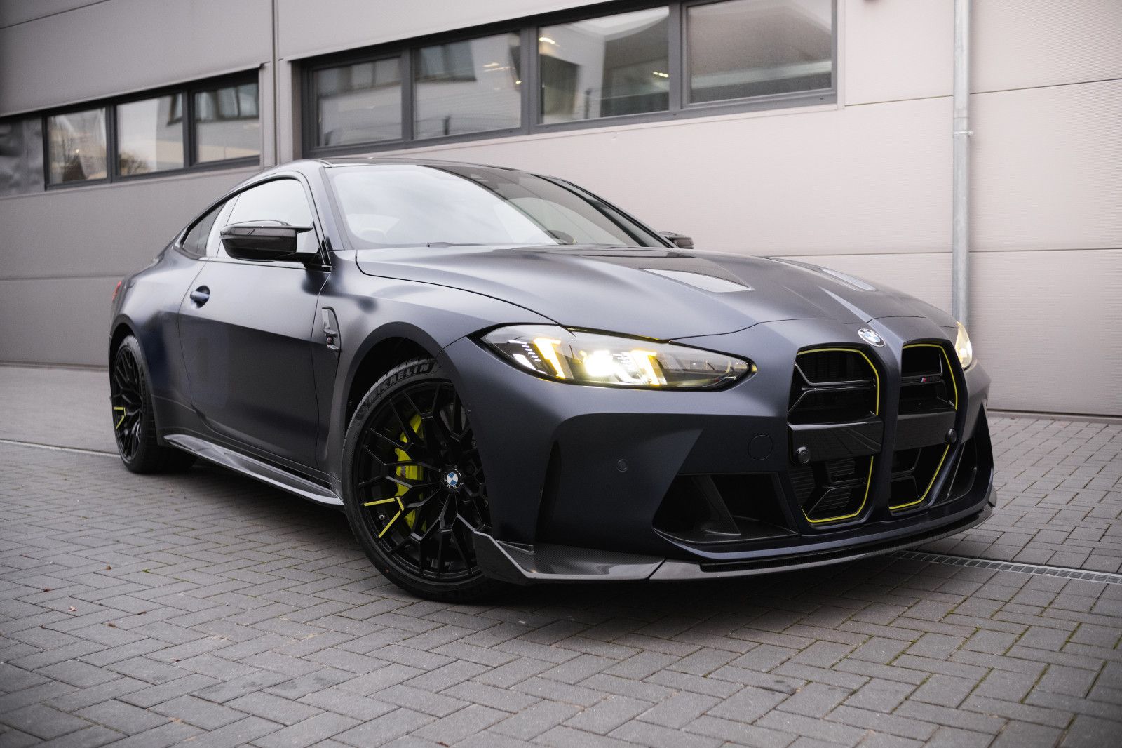 Fahrzeugabbildung BMW M4 Coupe CS "VR 46" - Sonderleder-Keramikbremse