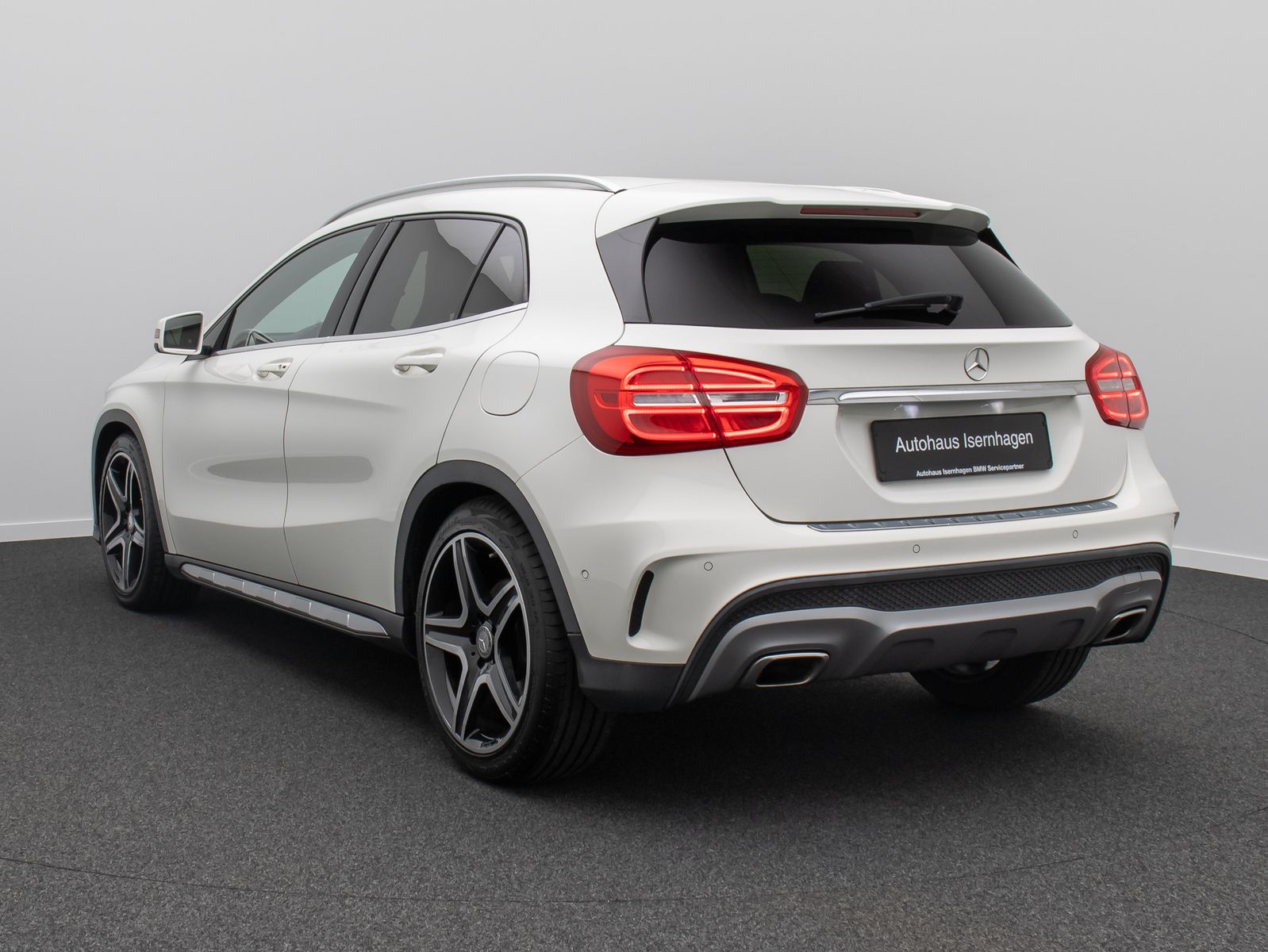 Fahrzeugabbildung Mercedes-Benz GLA 200 Street Style ParkAss Navi Bi-Xenon Leder