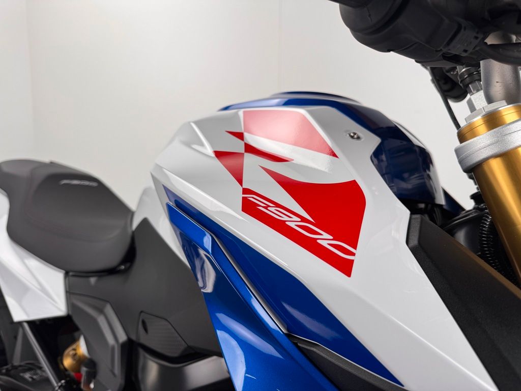 Fahrzeugabbildung BMW F900 R *VOLLAUSSTATTUNG *NEUWERTIG