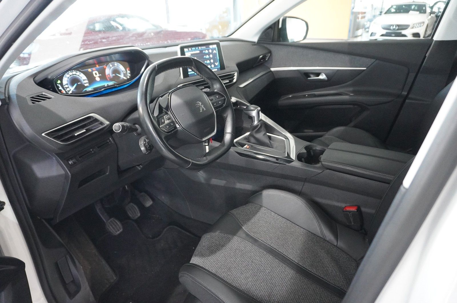 Fahrzeugabbildung Peugeot 3008 1.5D ALLURE NAVI/LED/KAMERA/VIRU./SHZ/AHK