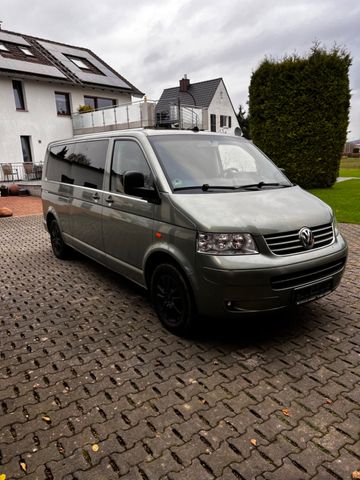 Volkswagen T5 / Standheizung/ DPF / TÜV 26/ 8-Fach Bereift 