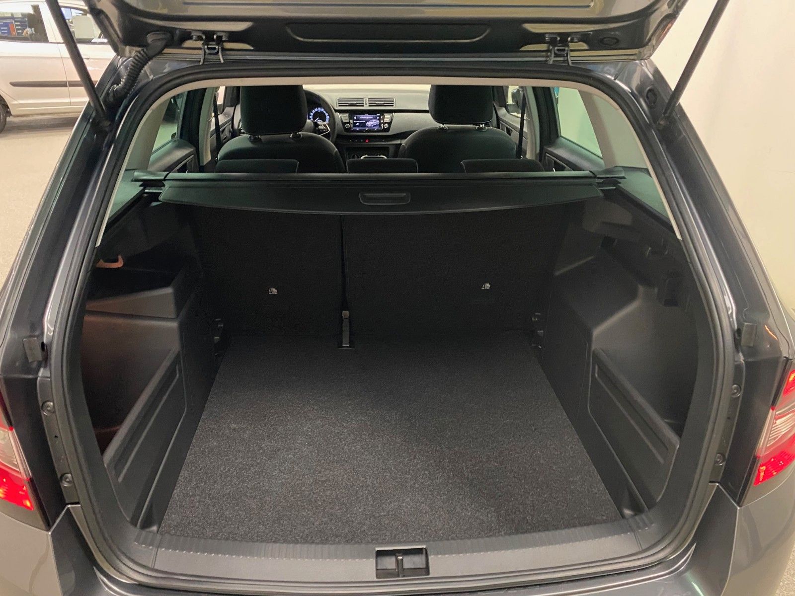 Fahrzeugabbildung SKODA FABIA COMBI 1.0 TSI Ambition+SHZ+SMARTLINK+ALU++