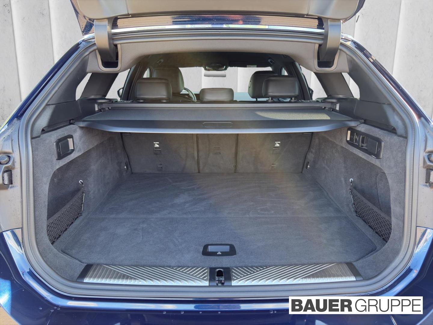 BMW 530 e M Sport Touring Park-Assistent Sportpaket 