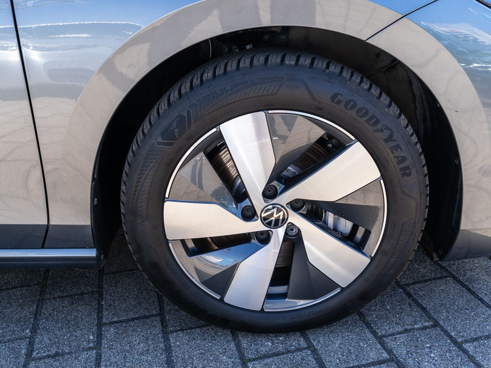 Volkswagen Passat - Bild 10