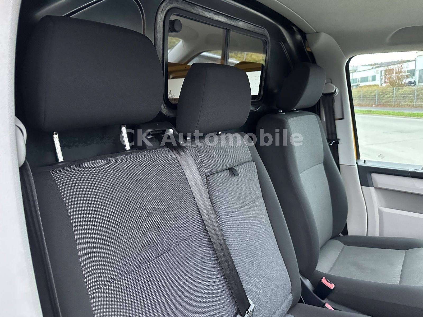 Fahrzeugabbildung Volkswagen T6 Transporter Kasten lang 2.0TDI/Klima/AHK 2.5T