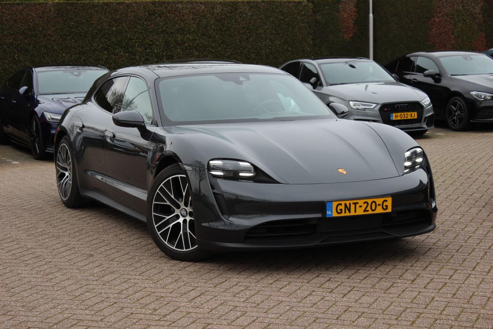 Porsche Taycan Sport Turismo 93 kWh / Panoramadak / Came