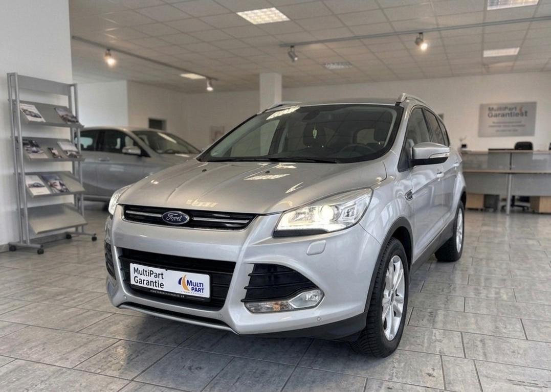 Ford Kuga Titanium*XENON*SCHECKHEFT*SITZHEIZUNG