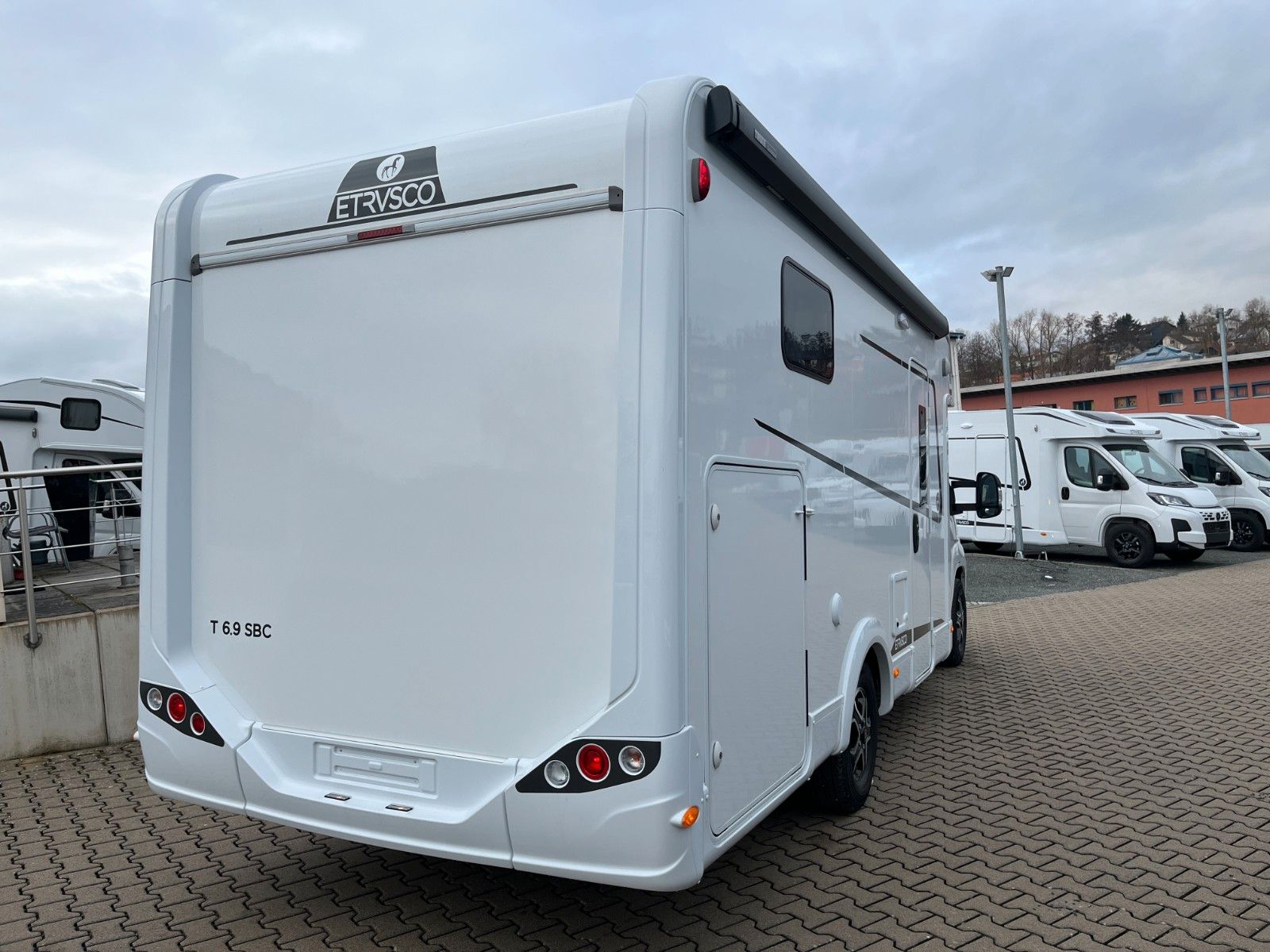Fahrzeugabbildung Etrusco T 6.9 SBC *Automatik*Hubbett*Markise*Komfort Plu