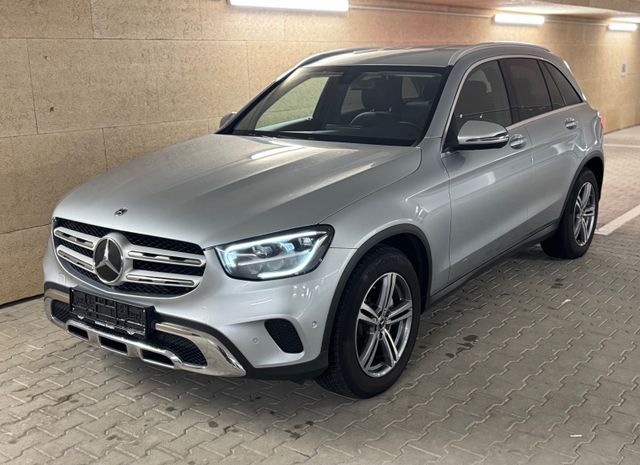 MERCEDES-BENZ GLC 200 d EXKLUSIVE BURM LED KAM DISTRONIC AHK