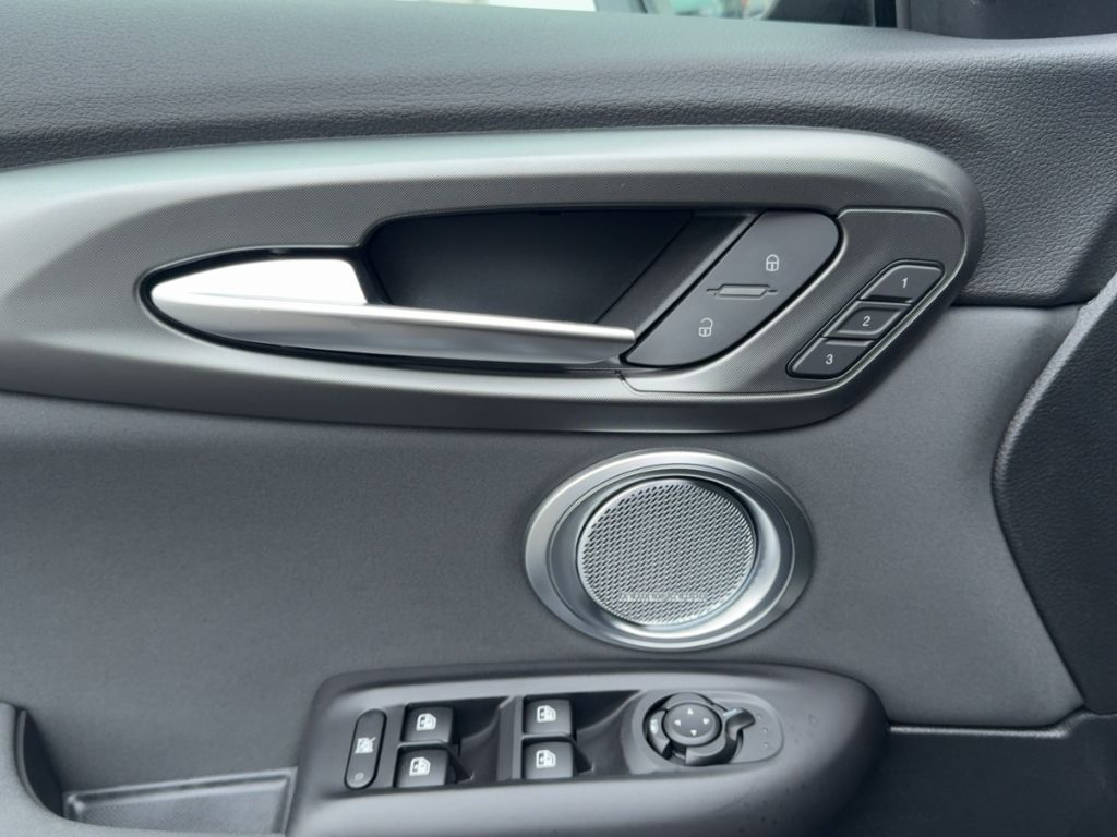 Fahrzeugabbildung Alfa Romeo Tonale Intensa Diesel MY25 INTENSA