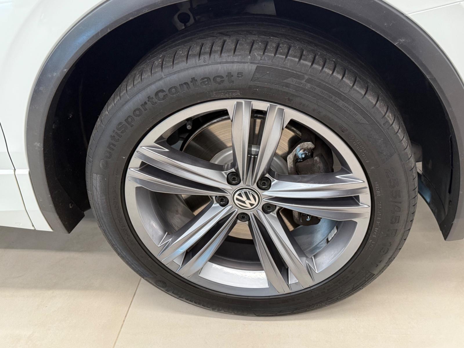 Volkswagen Tiguan Highline 2X R-LINE 4Motion 1HAND