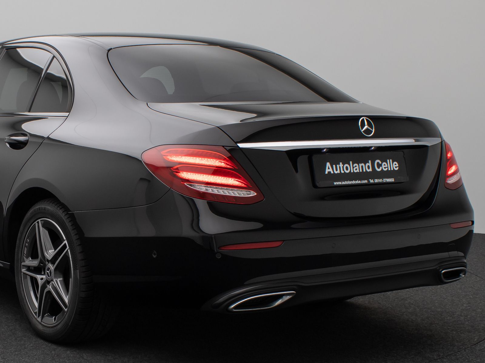 Fahrzeugabbildung Mercedes-Benz E 220 d Avantgarde. 9G-Tronic Kamera Navi Sport
