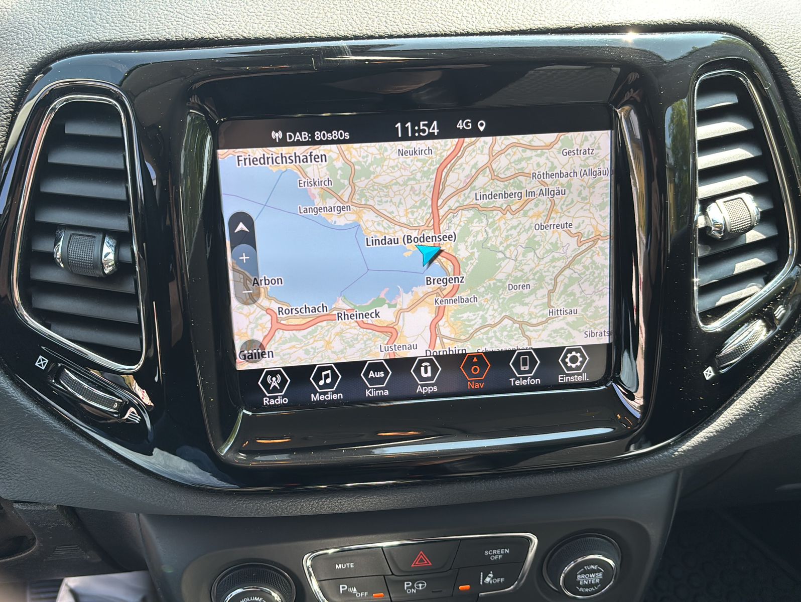 Fahrzeugabbildung Jeep Compass 1.3 T-GDI I4 LIMITED DCT 150 PS