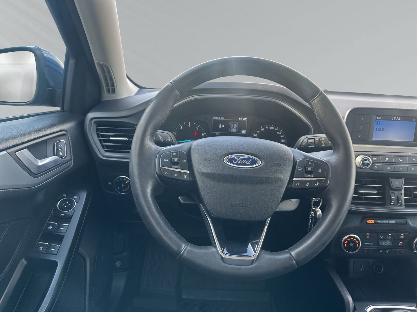 Fahrzeugabbildung Ford Focus Turnier + Sitzheizung +Lenkradheizung +Spu