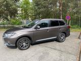 Mitsubishi Outlander 2.0 Benzin Automatic ... - Mitsubishi Outlander von privat