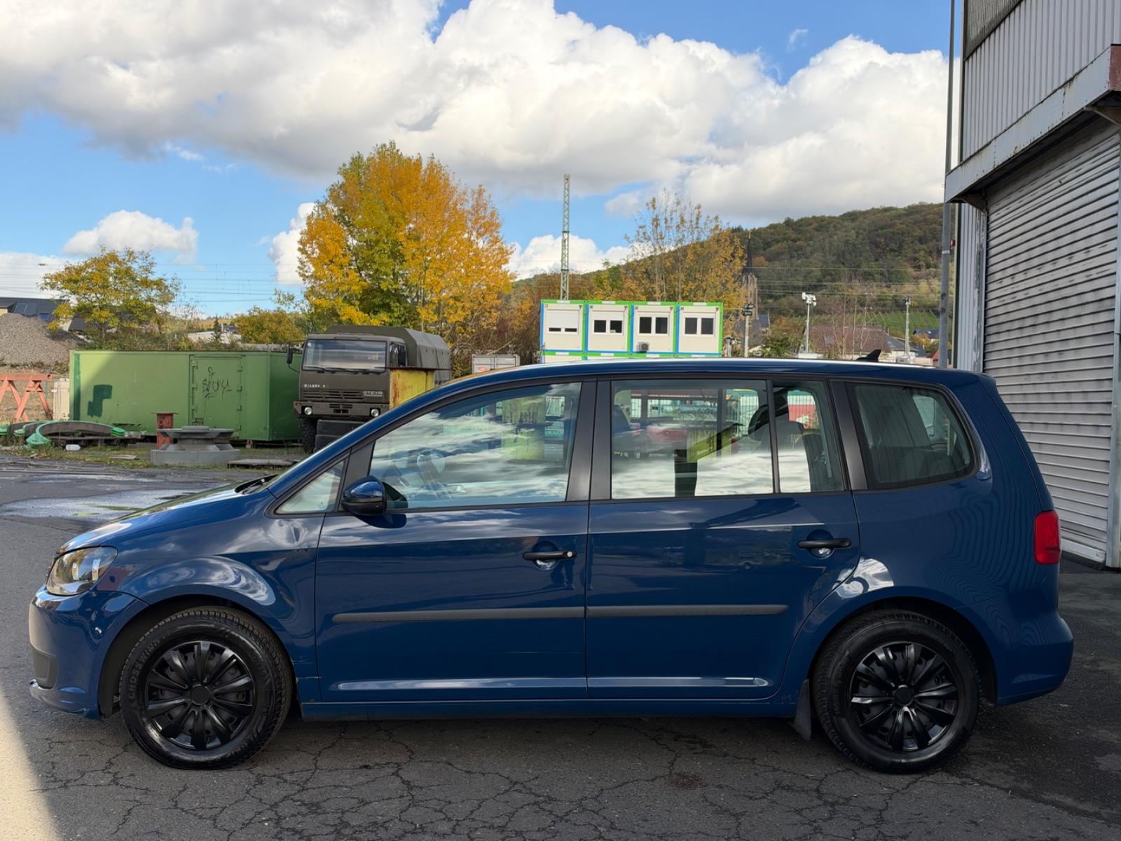 Volkswagen Touran 2012 — photo 8