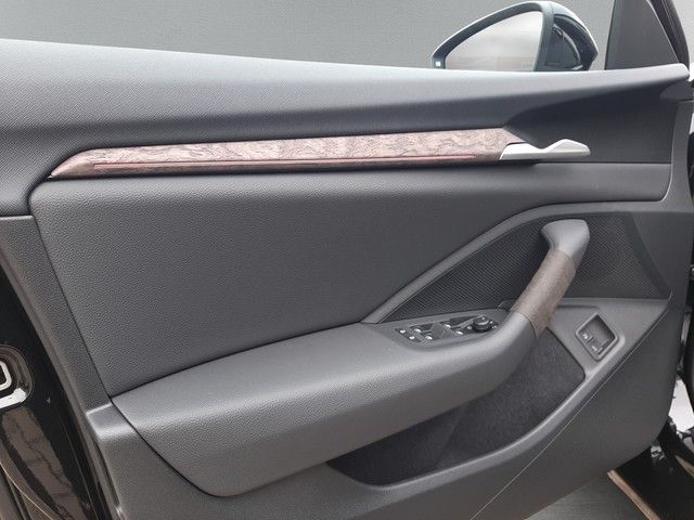 Fahrzeugabbildung Skoda Superb Combi L&K 1.5TSI iV AHK Matrix Leder 360°