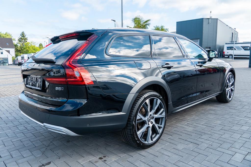 Volvo V90 Cross Country