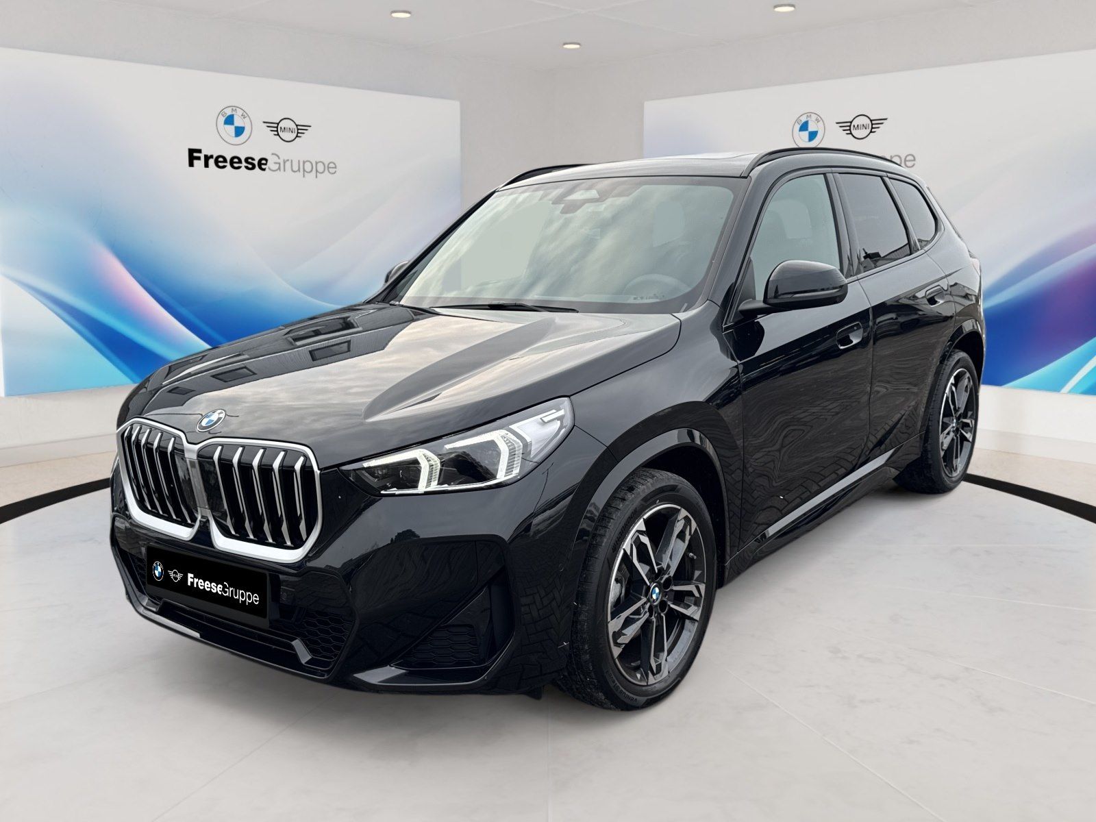 BMW X1 sDrive18d AHK 360° HEAD-UP PANO RFK HIFI LED