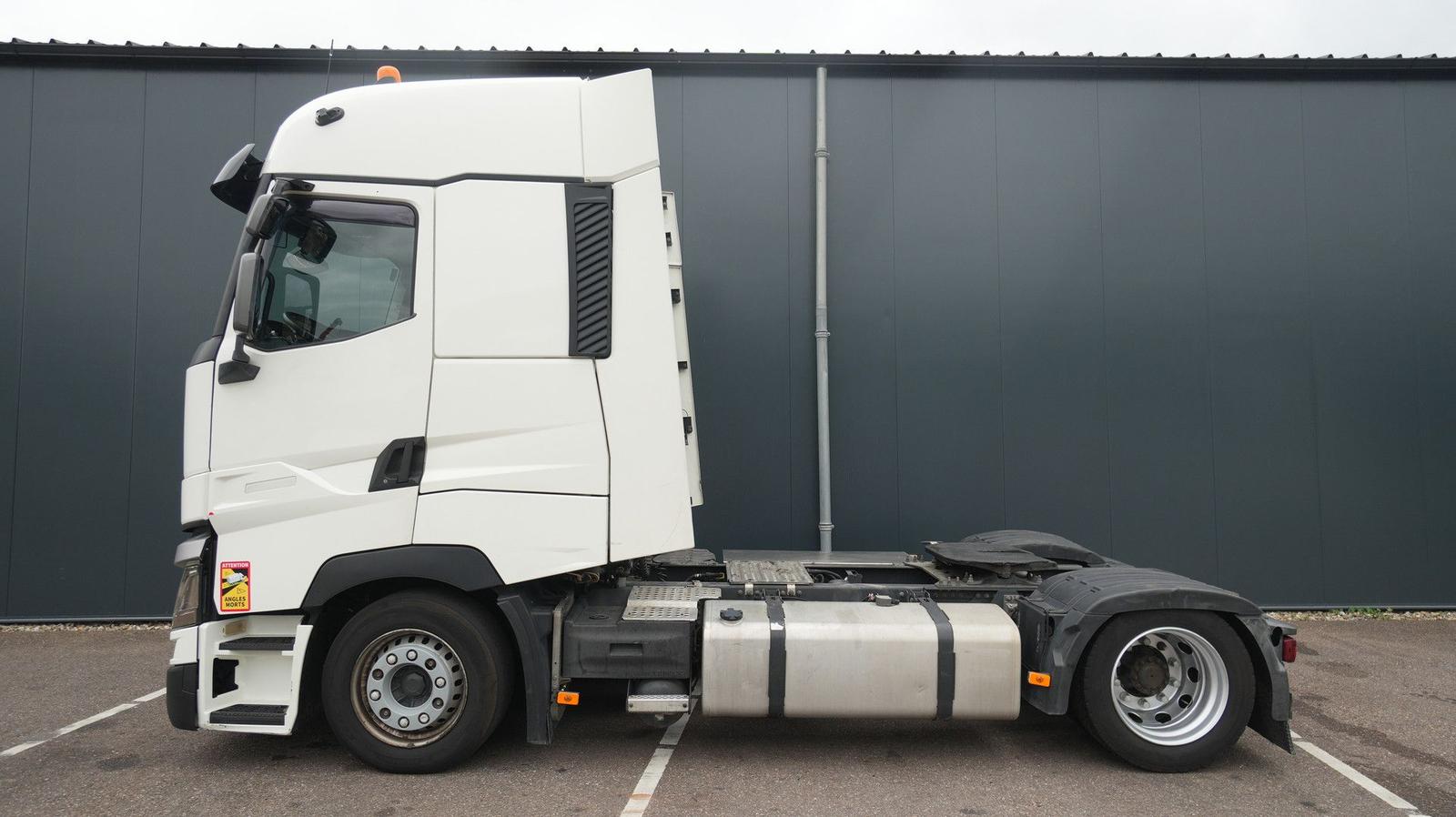 Renault T 530 mega tractor unit