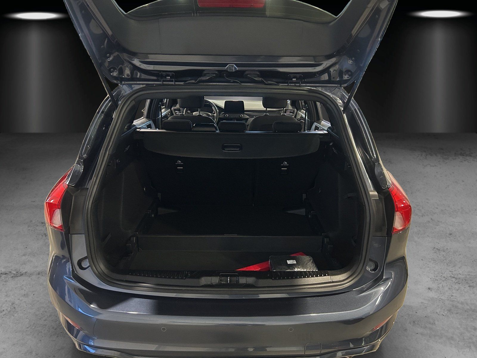 Fahrzeugabbildung Ford Focus Turnier ST-Line