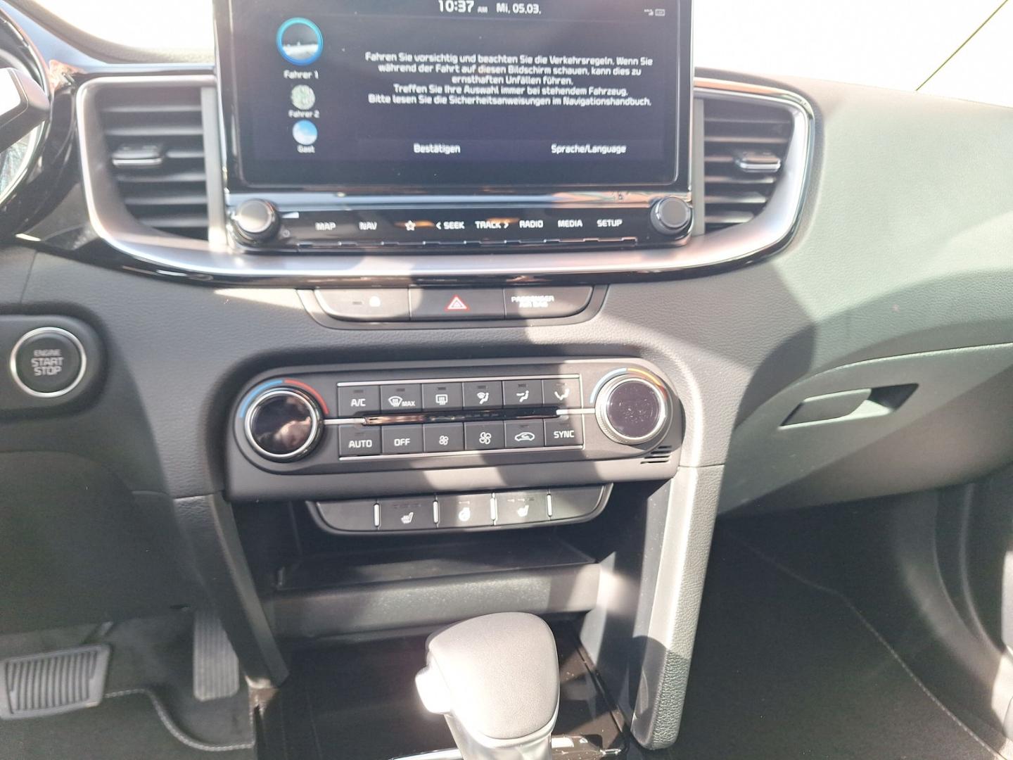 Kia Ceed_sw Ultimate Edition 1.5 DCT Mild-Hybrid Sty