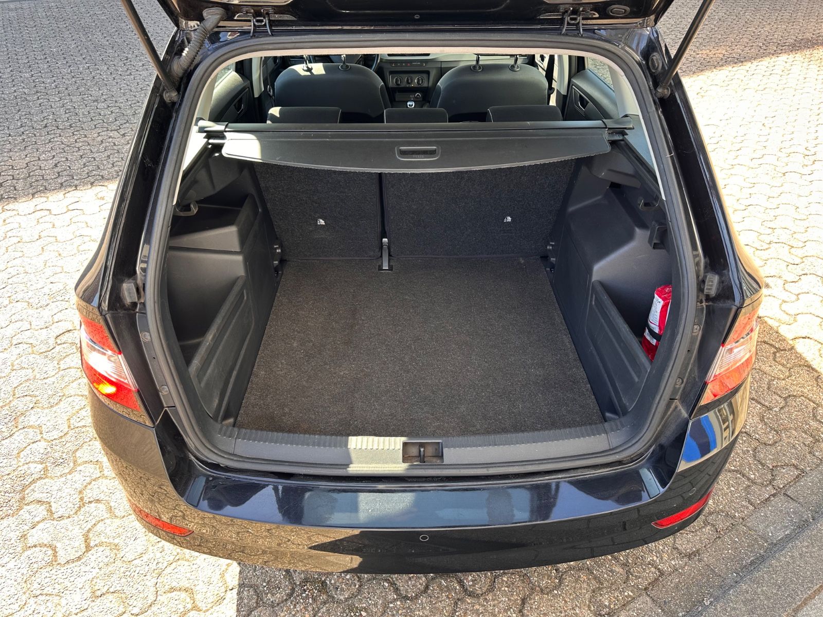 Fahrzeugabbildung SKODA Fabia Combi 1.0 TSI Ambition SHZG/PDC/BT/LM