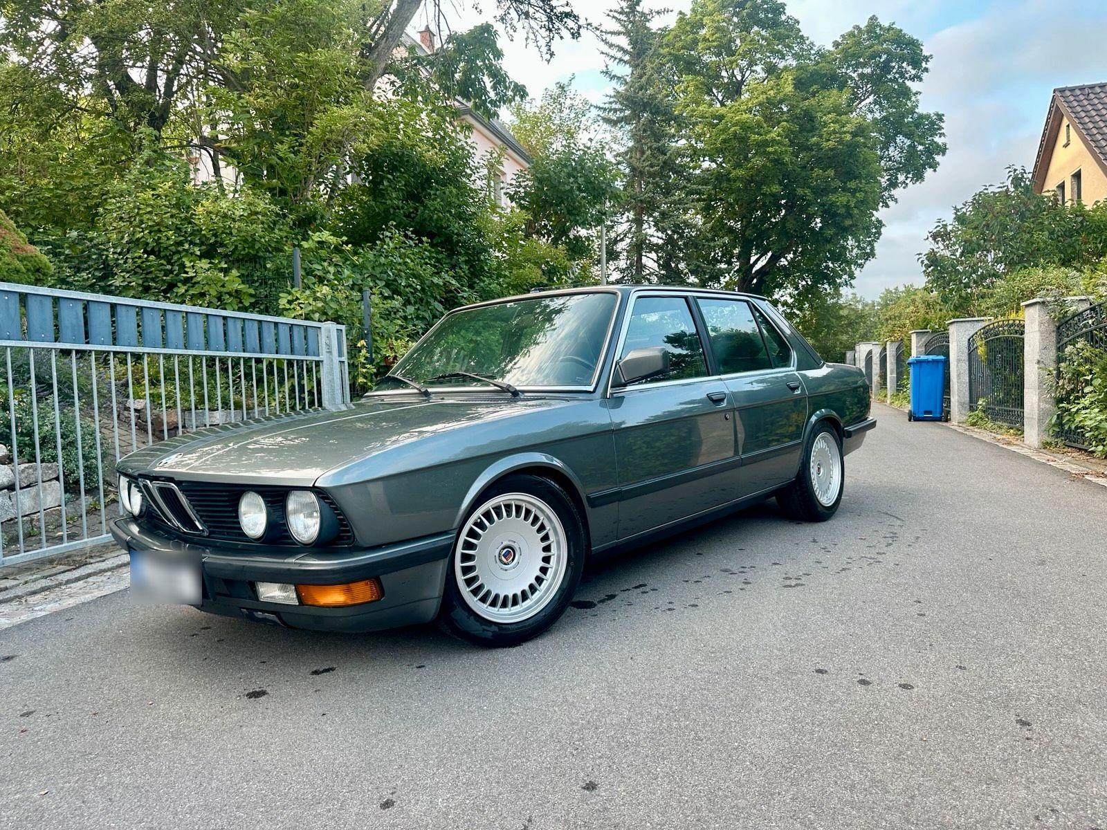 BMW 528
