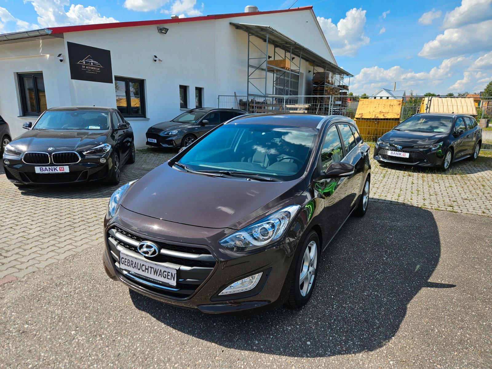 Hyundai i30 cw blue Style/AHK/NAVI/SHZ/KAMERA