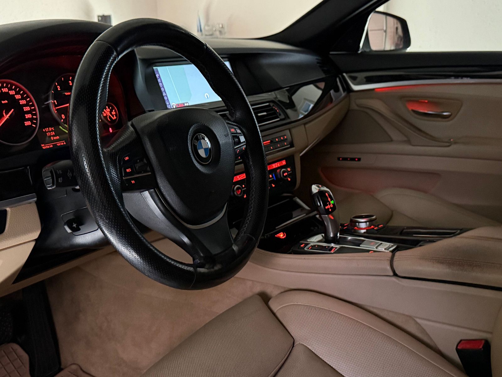 Fahrzeugabbildung BMW 530d Lim. Aut./eGSD/MEMORY/NAVI Prof/HuD/SZBLFT