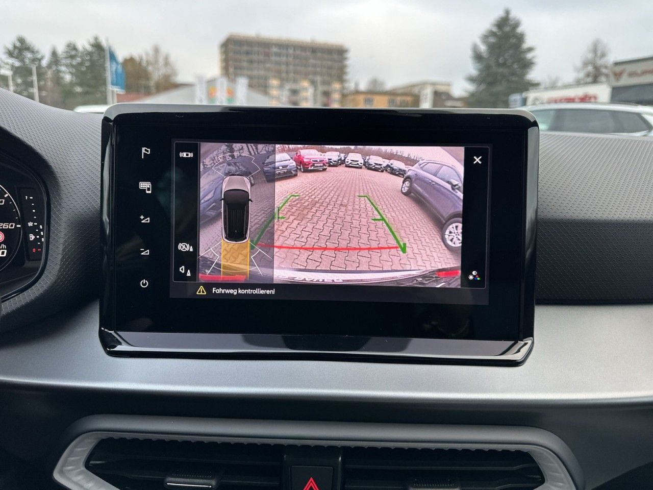 Fahrzeugabbildung SEAT Arona FR Black Edition 1.0 TSI 116 PS 7-Gang-DSG - mit KI generiert/bearbeitet