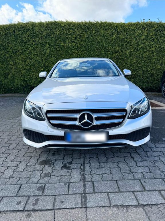 Image of Mercedes-Benz E 200