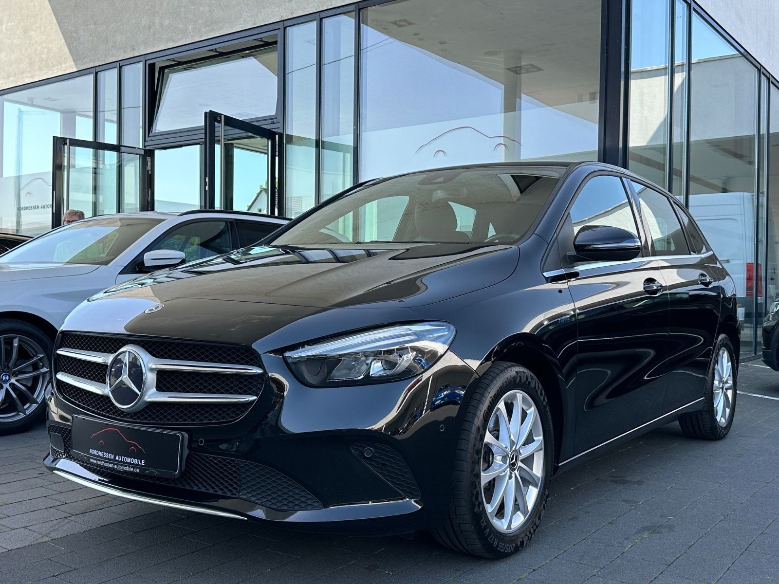 MERCEDES-BENZ B 250 e Style | LED Scheinwerfer | MBUX | AHK