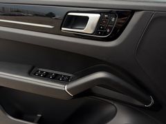 PORSCHE Cayenne 3.0L V6 E-Hybrid Super Ausstattung