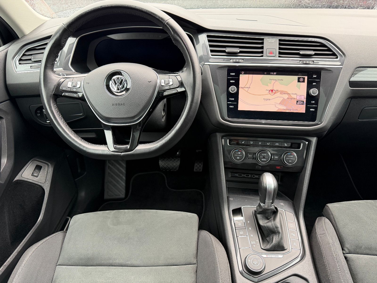 VW Tiguan Allspace 4Motion 7 Sitzer/Scheckheft – Foto 17