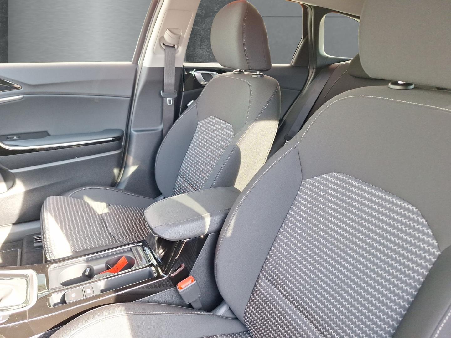 Kia Ceed_sw Ultimate Edition 1.5 DCT Mild-Hybrid Sty
