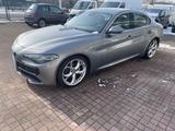 Alfa Romeo Giulia Super Q4 Klima PDC 2HD navi F1 Schaltung - Alfa Romeo Giulia: Limousine, Super