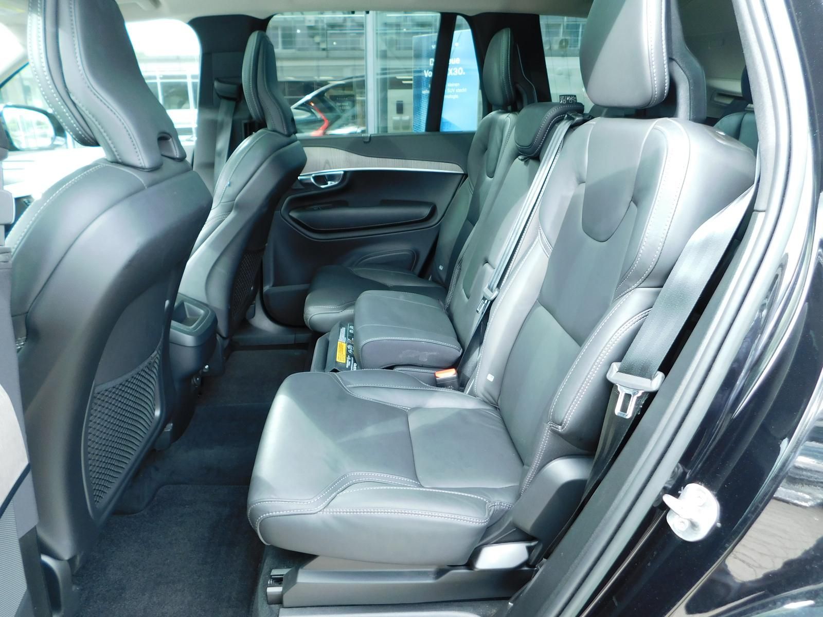 Fahrzeugabbildung Volvo XC90 B5 D Plus Dark