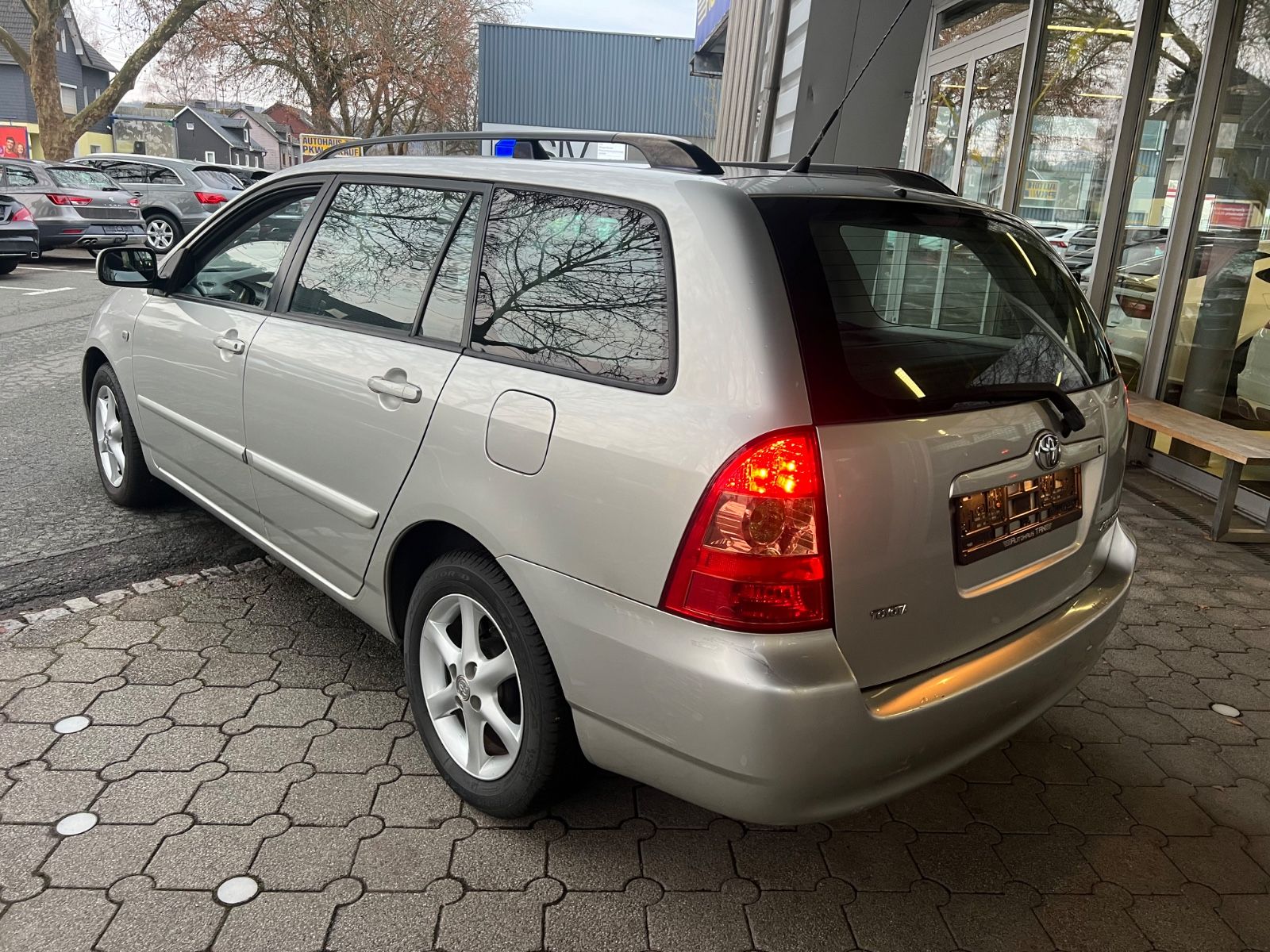 Fahrzeugabbildung Toyota Corolla Kombi 1.6 Sol * KLIMAAUTOMATIK *