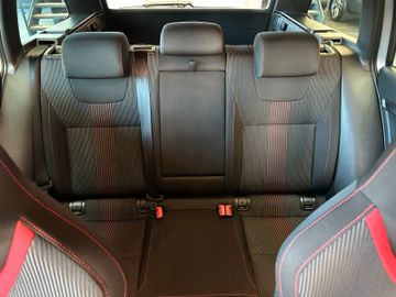 Skoda Octavia *LED*NAVI*2-ZONEN*CAM*CARPLAY*