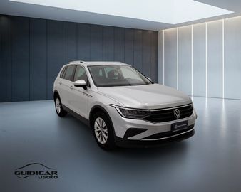Volkswagen Tiguan - 8