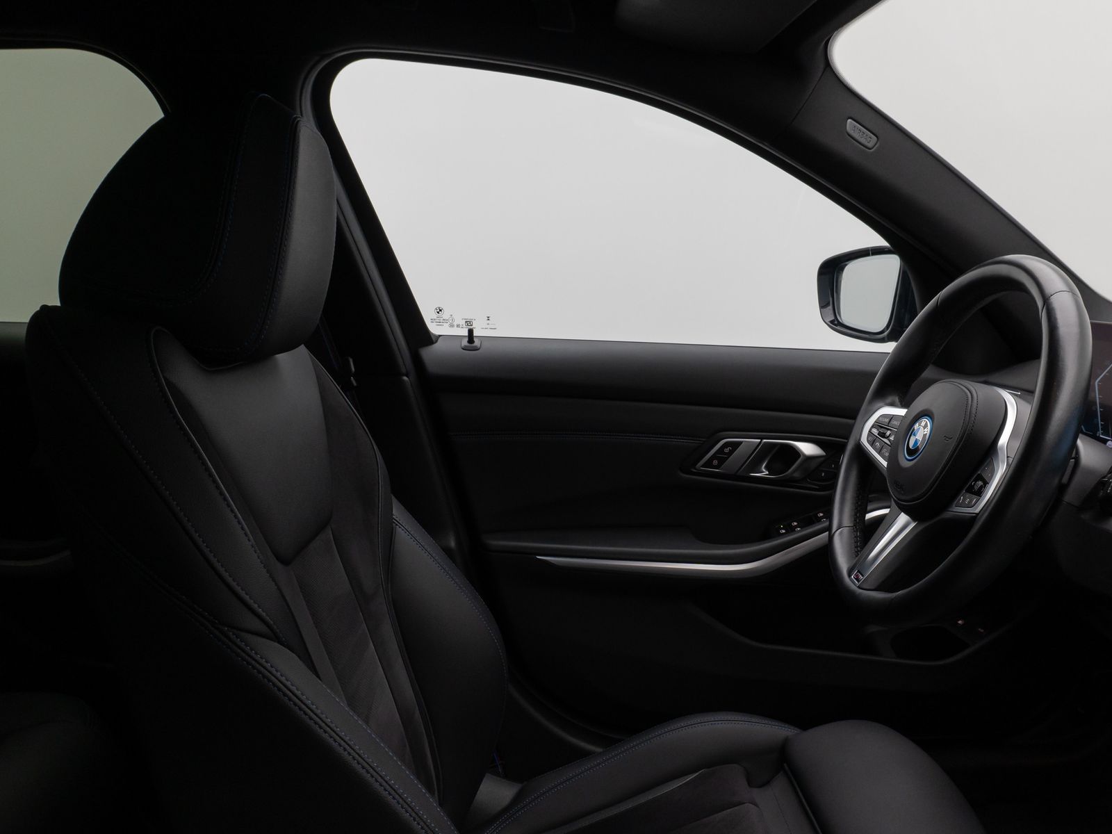 Fahrzeugabbildung BMW 330e M Sport Pro Kamera DAB CockPitPro Komfort