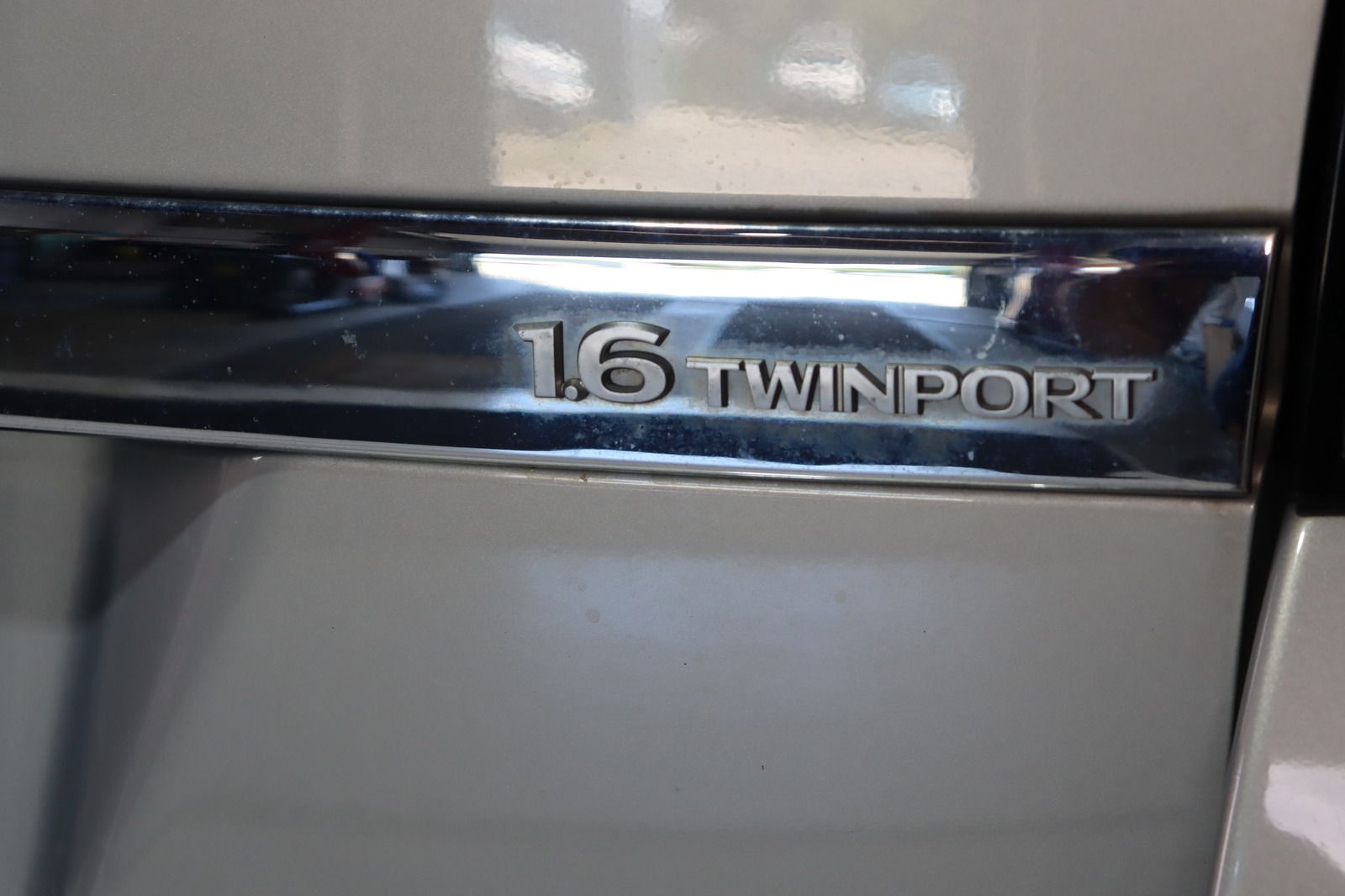 Fahrzeugabbildung Opel Astra Caravan 1.6 Twinport Edition